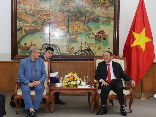 Bộ trưởng Nguyễn Văn Hùng tiếp Chủ tịch Hội đồng quản trị Tập đoàn AFK Sistema của Nga - Ảnh 1. Bộ trưởng Nguyễn Văn Hùng tiếp Chủ tịch Hội đồng quản trị Tập đoàn AFK Sistema của Nga - Ảnh 1.