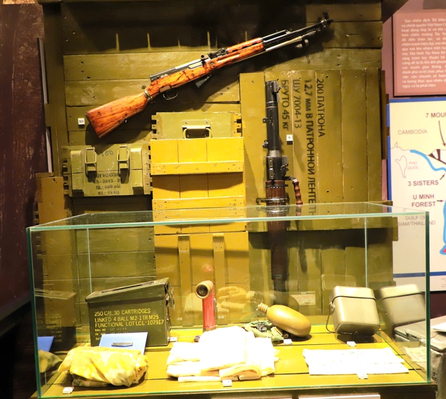 Khai mạc triển lãm trưng bày chuyên đề “Thời thanh xuân trên tuyến đường 1C huyền thoại” - Ảnh 16.