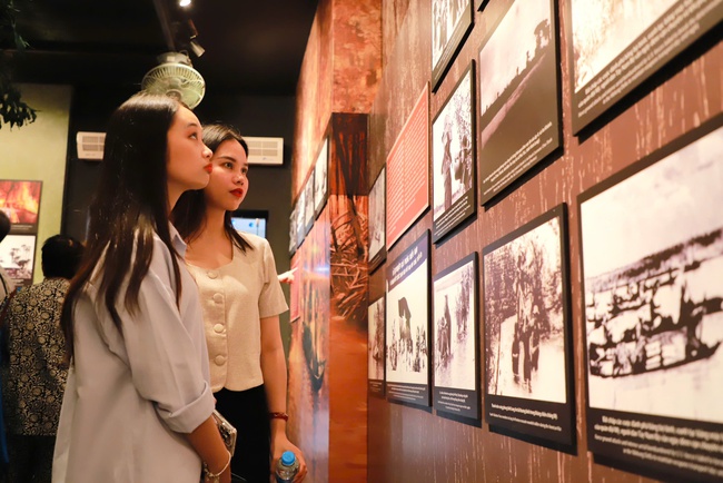 Triển lãm trưng bày chuyên đề “Thời thanh xuân trên tuyến đường 1C huyền thoại” - Ảnh 15.