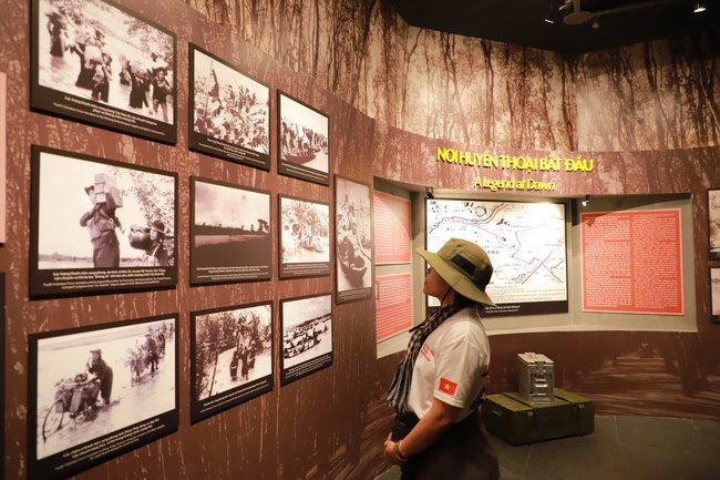 Khai mạc triển lãm trưng bày chuyên đề “Thời thanh xuân trên tuyến đường 1C huyền thoại” - Ảnh 17.