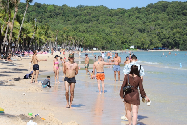 Kỳ nghỉ Tết Dương lịch: “Bước chạy đà” quan trọng cho mùa cao điểm du lịch đầu năm 2026 - Ảnh 1. Kỳ nghỉ Tết Dương lịch: “Bước chạy đà” quan trọng cho mùa cao điểm du lịch đầu năm 2026 - Ảnh 1.