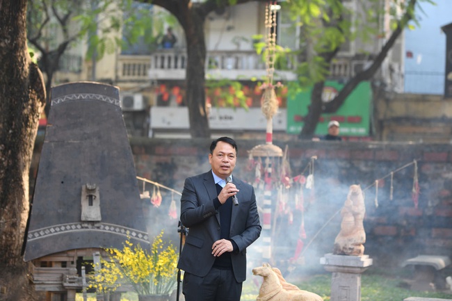 “Ngựa về phố”: sắc xuân Bính Ngọ trong không gian Văn Miếu – Quốc Tử Giám - Ảnh 1. “Ngựa về phố”: sắc xuân Bính Ngọ trong không gian Văn Miếu – Quốc Tử Giám - Ảnh 1.