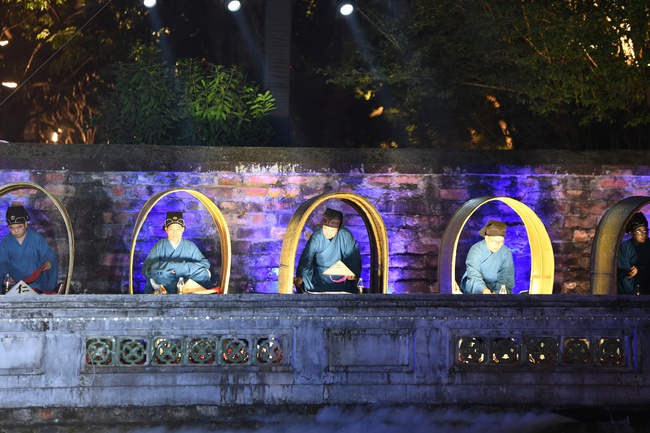 Tôn vinh truyền thống hiếu học qua chương trình nghệ thuật tại Văn Miếu – Quốc Tử Giám - Ảnh 5. Tôn vinh truyền thống hiếu học qua chương trình nghệ thuật tại Văn Miếu – Quốc Tử Giám - Ảnh 5.