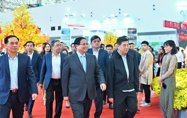 Thủ tướng dự tổng duyệt Lễ khai mạc Hội chợ Mùa Xuân 2026 - Ảnh 3. Thủ tướng dự tổng duyệt Lễ khai mạc Hội chợ Mùa Xuân 2026 - Ảnh 3.