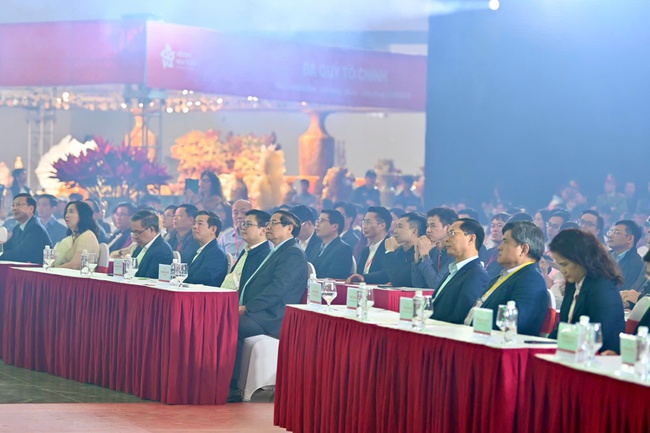 Thủ tướng dự tổng duyệt Lễ khai mạc Hội chợ Mùa Xuân 2026 - Ảnh 5. Thủ tướng dự tổng duyệt Lễ khai mạc Hội chợ Mùa Xuân 2026 - Ảnh 5.