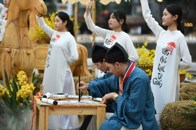 Đổi mới không gian, lan tỏa tinh thần hiếu học tại Hội chữ Xuân Bính Ngọ 2026 - Ảnh 3.