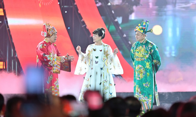 Ảnh: Thủ tướng Phạm Minh Chính dự lễ bế mạc Hội chợ mùa Xuân lần thứ nhất năm 2026 - Ảnh 4. Ảnh: Thủ tướng Phạm Minh Chính dự lễ bế mạc Hội chợ mùa Xuân lần thứ nhất năm 2026 - Ảnh 4.