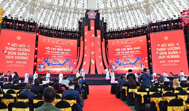 Phó Thủ tướng Bùi Thanh Sơn dự tổng duyệt Lễ bế mạc Hội chợ Mùa Xuân 2026 - Ảnh 4. Phó Thủ tướng Bùi Thanh Sơn dự tổng duyệt Lễ bế mạc Hội chợ Mùa Xuân 2026 - Ảnh 4.