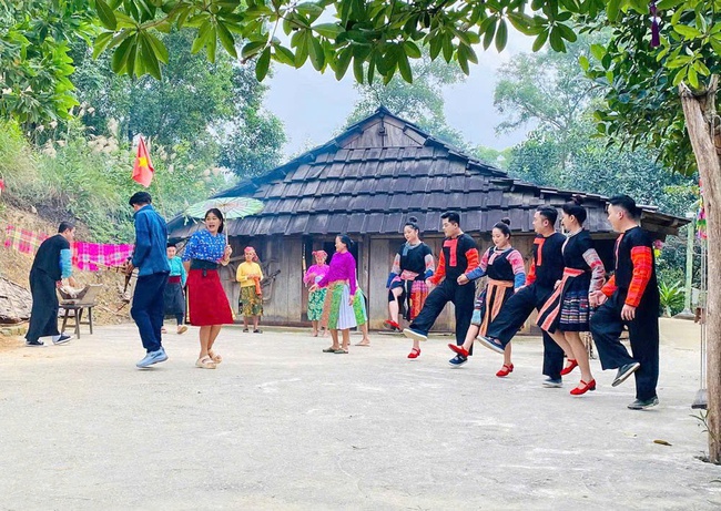 "Sắc xuân" trọn vẹn giữa lòng Hà Nội - Ảnh 2. "Sắc xuân" trọn vẹn giữa lòng Hà Nội - Ảnh 2.