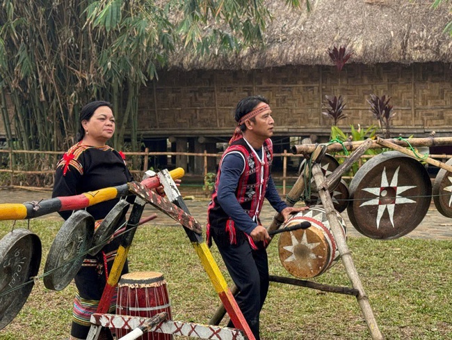 "Sắc xuân" trọn vẹn giữa lòng Hà Nội - Ảnh 3. "Sắc xuân" trọn vẹn giữa lòng Hà Nội - Ảnh 3.