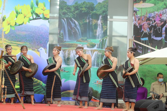 Làng Văn hóa – Du lịch các dân tộc Việt Nam: Điểm đến du xuân hấp dẫn của Thủ đô - Ảnh 3. Làng Văn hóa – Du lịch các dân tộc Việt Nam: Điểm đến du xuân hấp dẫn của Thủ đô - Ảnh 3.