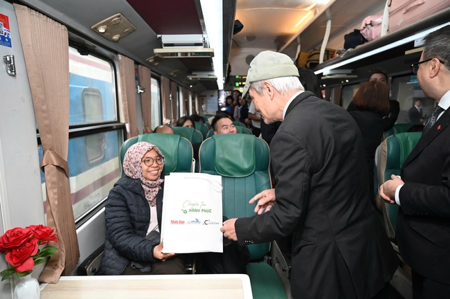 "Chuyến tàu hạnh phúc” – Hành trình lan tỏa giá trị nhân văn và quảng bá du lịch Việt Nam - Ảnh 3. "Chuyến tàu hạnh phúc” – Hành trình lan tỏa giá trị nhân văn và quảng bá du lịch Việt Nam - Ảnh 3.