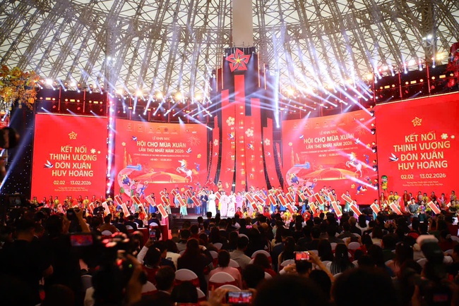 Thủ tướng dự Lễ khai mạc Hội chợ Mùa Xuân lần thứ nhất năm 2026 - Ảnh 4. Thủ tướng dự Lễ khai mạc Hội chợ Mùa Xuân lần thứ nhất năm 2026 - Ảnh 4.