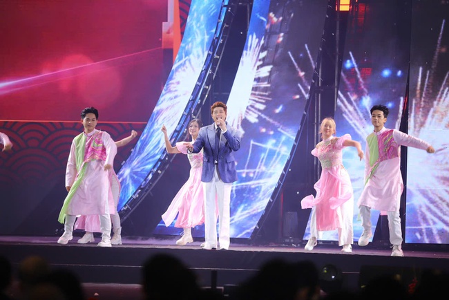 Thủ tướng: Hội chợ Mùa Xuân phải trở thành nhịp cầu đưa công nghiệp văn hóa Việt Nam hòa quyện vào dòng chảy thương mại trong nước, khu vực và toàn cầu - Ảnh 6. Thủ tướng: Hội chợ Mùa Xuân phải trở thành nhịp cầu đưa công nghiệp văn hóa Việt Nam hòa quyện vào dòng chảy thương mại trong nước, khu vực và toàn cầu - Ảnh 6.