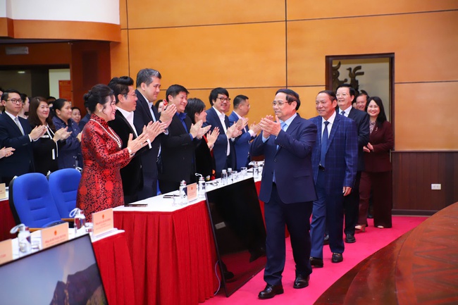 Thủ tướng nêu 5 điểm sáng và giao 9 nhiệm vụ trọng tâm cho ngành Văn hóa, Thể thao và Du lịch - Ảnh 1.