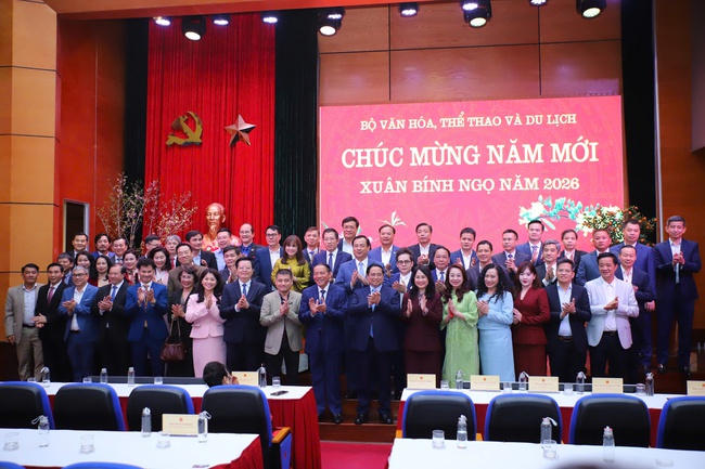 Thủ tướng nêu 5 điểm sáng và giao 9 nhiệm vụ trọng tâm cho ngành Văn hóa, Thể thao và Du lịch - Ảnh 7.