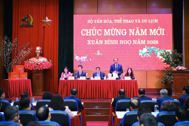 Thủ tướng làm việc với Bộ VHTTDL về các nhiệm vụ, giải pháp triển khai Nghị quyết Đại hội XIV của Đảng và Nghị quyết số 80 của Bộ Chính trị về phát triển văn hóa Việt Nam - Ảnh 2. Thủ tướng làm việc với Bộ VHTTDL về các nhiệm vụ, giải pháp triển khai Nghị quyết Đại hội XIV của Đảng và Nghị quyết số 80 của Bộ Chính trị về phát triển văn hóa Việt Nam - Ảnh 2.