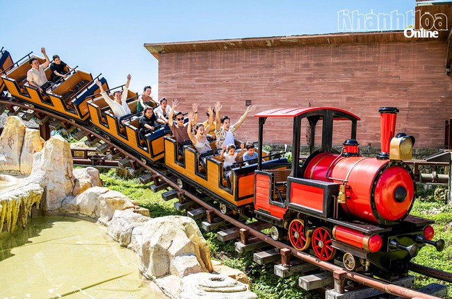 Ngành Du lịch Khánh Hòa xúc tiến, quảng bá du lịch theo hướng hiện đại - Ảnh 1. Ngành Du lịch Khánh Hòa xúc tiến, quảng bá du lịch theo hướng hiện đại - Ảnh 1.