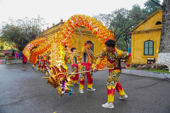 Dâng hương khai xuân Bính Ngọ 2026 tại Hoàng thành Thăng Long - Ảnh 6. Dâng hương khai xuân Bính Ngọ 2026 tại Hoàng thành Thăng Long - Ảnh 6.