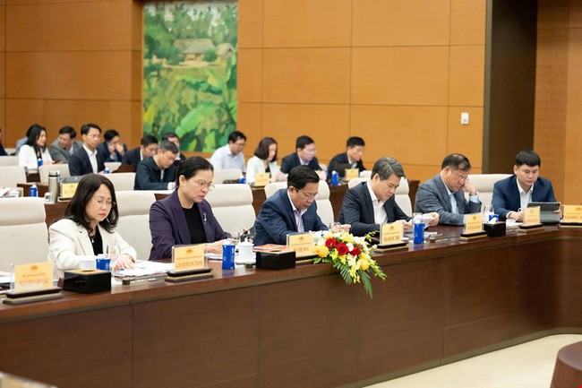 Thực hiện tốt công tác thông tin, tuyên truyền sâu, rộng, có trọng tâm, trọng điểm về cuộc bầu cử đại biểu Quốc hội và đại biểu HĐND các cấp  - Ảnh 3.