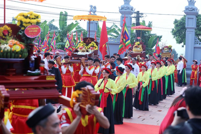 Phú , Độc đáo Lễ hội rước ông Khiu, bà Khiu ở Hy Cương  - Ảnh 4.