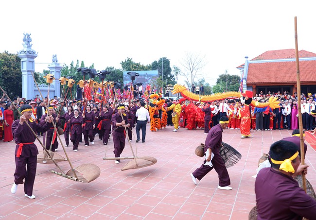 Phú , Độc đáo Lễ hội rước ông Khiu, bà Khiu ở Hy Cương  - Ảnh 7.