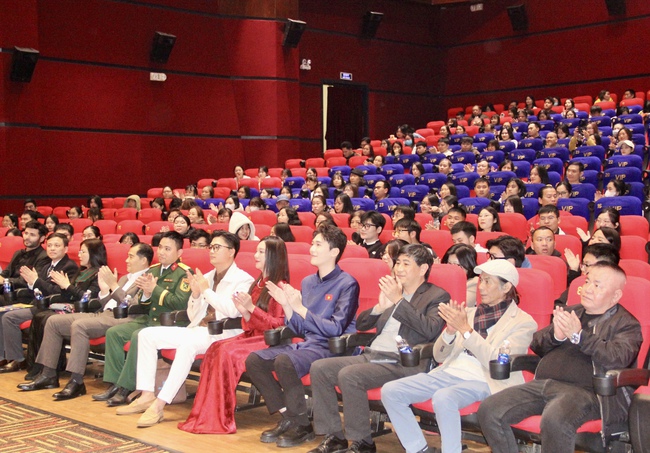 Khai mạc đợt phim Chào mừng thành công Đại hội Đảng lần thứ XIV, Kỷ niệm 96 năm Ngày thành lập Đảng Cộng sản Việt Nam - Ảnh 1.