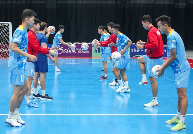 Đội tuyển futsal Việt Nam quyết vào bán kết giải châu Á - Ảnh 1. Đội tuyển futsal Việt Nam quyết vào bán kết giải châu Á - Ảnh 1.