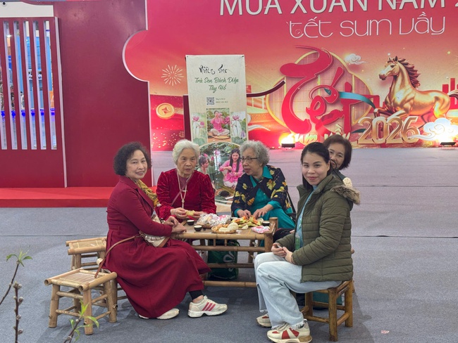 Nhiều chương trình nghệ thuật, trải nghiệm đặc sắc diễn ra đặc sắc tại Hội chợ Mùa Xuân 2026 - Ảnh 9.