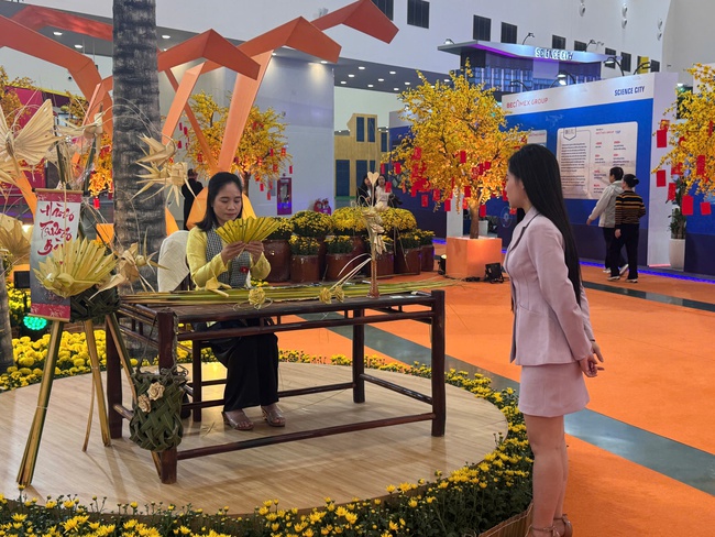 Nhiều chương trình nghệ thuật, trải nghiệm đặc sắc diễn ra đặc sắc tại Hội chợ Mùa Xuân 2026 - Ảnh 4.