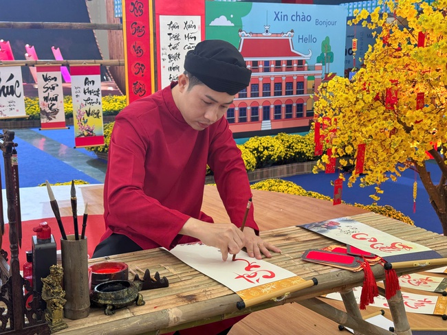 Nhiều chương trình nghệ thuật, trải nghiệm đặc sắc diễn ra đặc sắc tại Hội chợ Mùa Xuân 2026 - Ảnh 5.