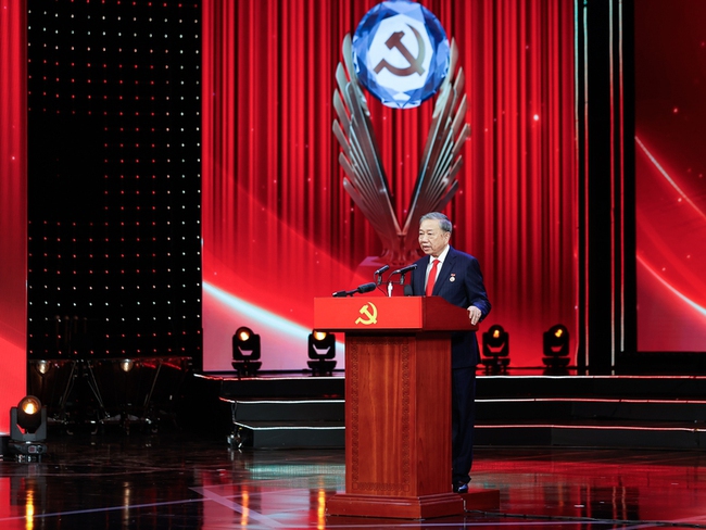 Lễ tuyên dương Bí thư Chi bộ xuất sắc và trao Giải Búa liềm Vàng lần thứ X - Ảnh 4.