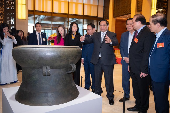 Triển lãm “Những thành tựu nổi bật trong phát triển kinh tế và văn hoá Việt Nam” - Ảnh 1.