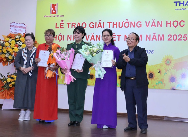 Vinh danh các tác giả, tác phẩm tiêu biểu tại Giải thưởng văn học Hội Nhà văn Việt Nam năm 2025  - Ảnh 4.