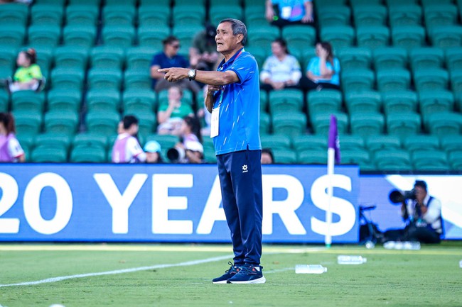 HLV Mai Đức Chung rút lui khỏi vị trí HLV trưởng Đội tuyển nữ Việt Nam - Ảnh 1.