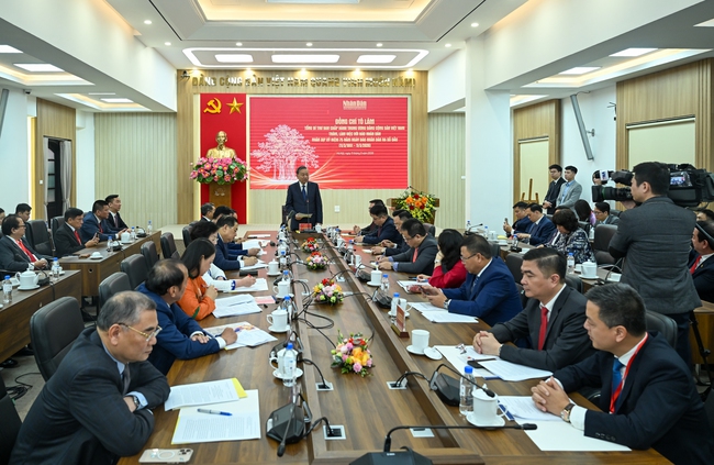 Tổng Bí thư Tô Lâm thăm và làm việc với Báo Nhân Dân nhân dịp kỷ niệm 75 năm Ngày Báo Nhân Dân ra số đầu - Ảnh 2.