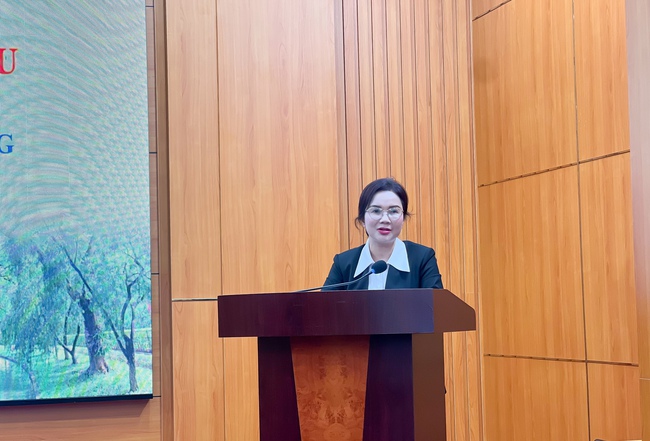 Tiếp nhận nhiều ảnh tư liệu quý về Chủ tịch Hồ Chí Minh - Ảnh 1.