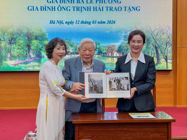 Tiếp nhận nhiều ảnh tư liệu quý về Chủ tịch Hồ Chí Minh - Ảnh 5.