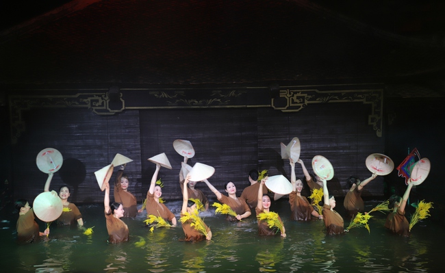 Nhà hát Múa rối Việt Nam kỷ niệm 70 năm thành lập và đón nhận Huân chương Lao động Hạng Ba  - Ảnh 10.