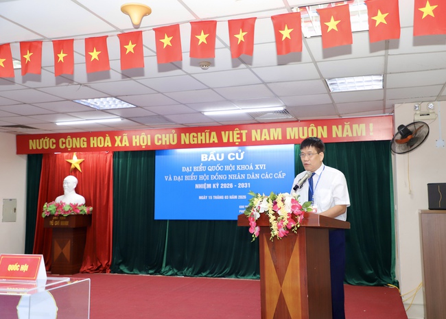 Thứ trưởng Thường trực Lâm Thị Phương Thanh bỏ phiếu bầu cử tại Khu vực số 16, phường Yên Hòa, Hà Nội - Ảnh 10. Thứ trưởng Thường trực Lâm Thị Phương Thanh bỏ phiếu bầu cử tại Khu vực số 16, phường Yên Hòa, Hà Nội - Ảnh 10.