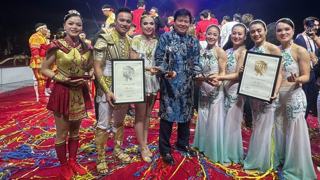 Xiếc Việt "tỏa sáng" tại Liên hoan Xiếc quốc tế Con voi Vàng 2026 - Ảnh 1. Xiếc Việt "tỏa sáng" tại Liên hoan Xiếc quốc tế Con voi Vàng 2026 - Ảnh 1.