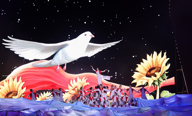 Khẳng định vai trò đặc biệt quan trọng của văn hóa trong kỷ nguyên phát triển mới - Ảnh 2. Khẳng định vai trò đặc biệt quan trọng của văn hóa trong kỷ nguyên phát triển mới - Ảnh 2.