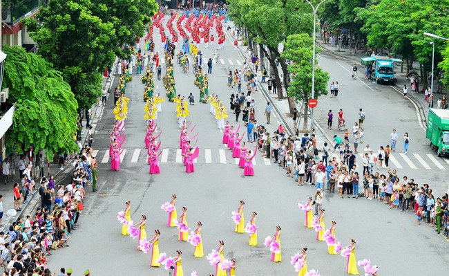 Tổ chức phong trào thi đua "Toàn dân đoàn kết xây dựng đời sống văn hóa" trên địa bàn thành phố Hà Nội giai đoạn 2026 – 2030 - Ảnh 1.
