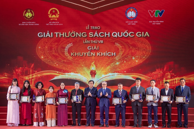 X&acirc;y dựng Giải thưởng S&aacute;ch quốc gia trở th&agrave;nh một thiết chế văn h&oacute;a c&oacute; uy t&iacute;n cao, sức lan tỏa rộng - Ảnh 8.