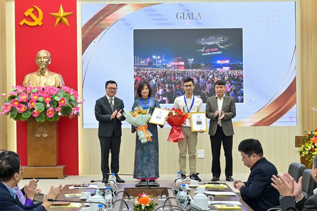22 tác phẩm xuất sắc được vinh danh tại Cuộc thi ảnh báo chí “Việt Nam trên hành trình đổi mới” - Ảnh 3.