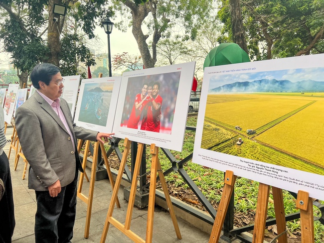 22 tác phẩm xuất sắc được vinh danh tại Cuộc thi ảnh báo chí “Việt Nam trên hành trình đổi mới” - Ảnh 9.