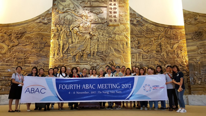 APEC 2017: Phu nhân và phu quân tham quan Bảo tàng Đà Nẵng - ảnh 1