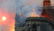 Biểu tượng văn hóa và tôn giáo của thủ đô Paris, Nhà thờ Notre Dame chìm trong biển lửa