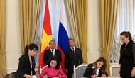 Thủ tướng Nguyễn Xuân Phúc và Thủ tướng Nga Medvedev chứng kiến lễ ký kết biên bản ghi nhớ về hợp tác trong lĩnh vực du lịch 