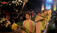 Vẻ đẹp rạng ngời của hơn 600 mẫu thiết kế áo dài tại Văn Miếu
